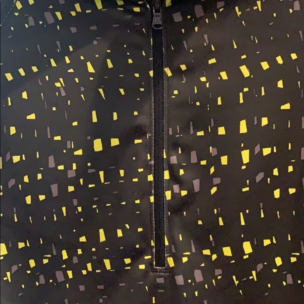 Under Armour Workout Top Medium - image 4